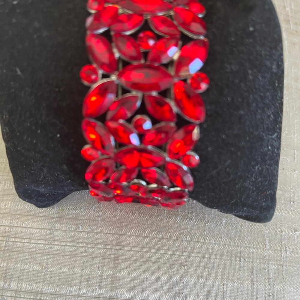 Red stretchy bracelets on sale - Picture 2 of 8